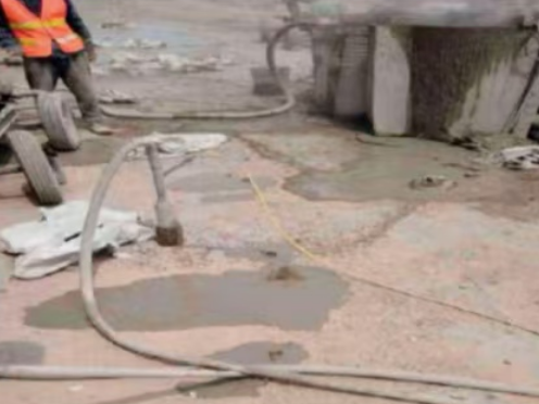 南谯水泥混凝土路面板底注浆技术 路面脱空注浆整治方案